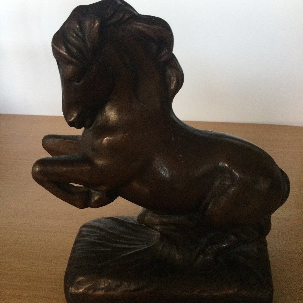 Vintage horse figurine statue/ bronze color heavy 8 1/4" tall 1.2kg